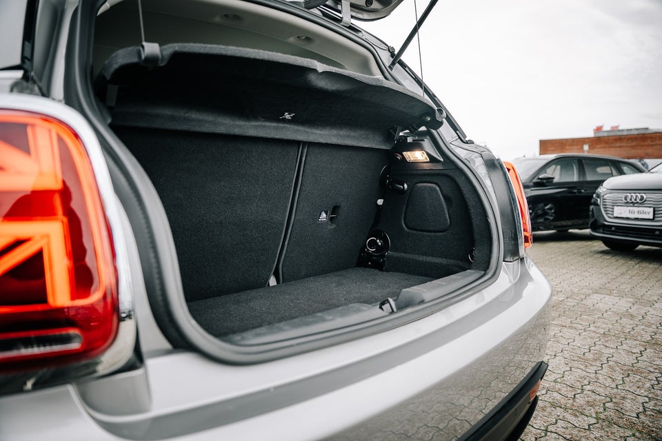 MINI Cooper SE Essential 3d