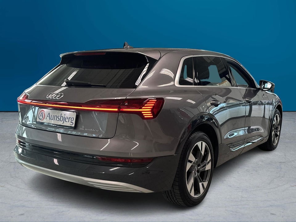 Audi e-tron 55 quattro 5d