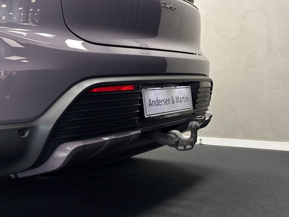 Porsche Macan Turbo 5d