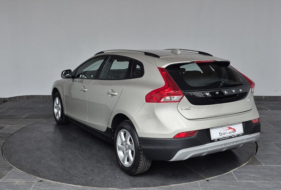 Volvo V40 CC 2,0 D2 120 Kinetic 5d