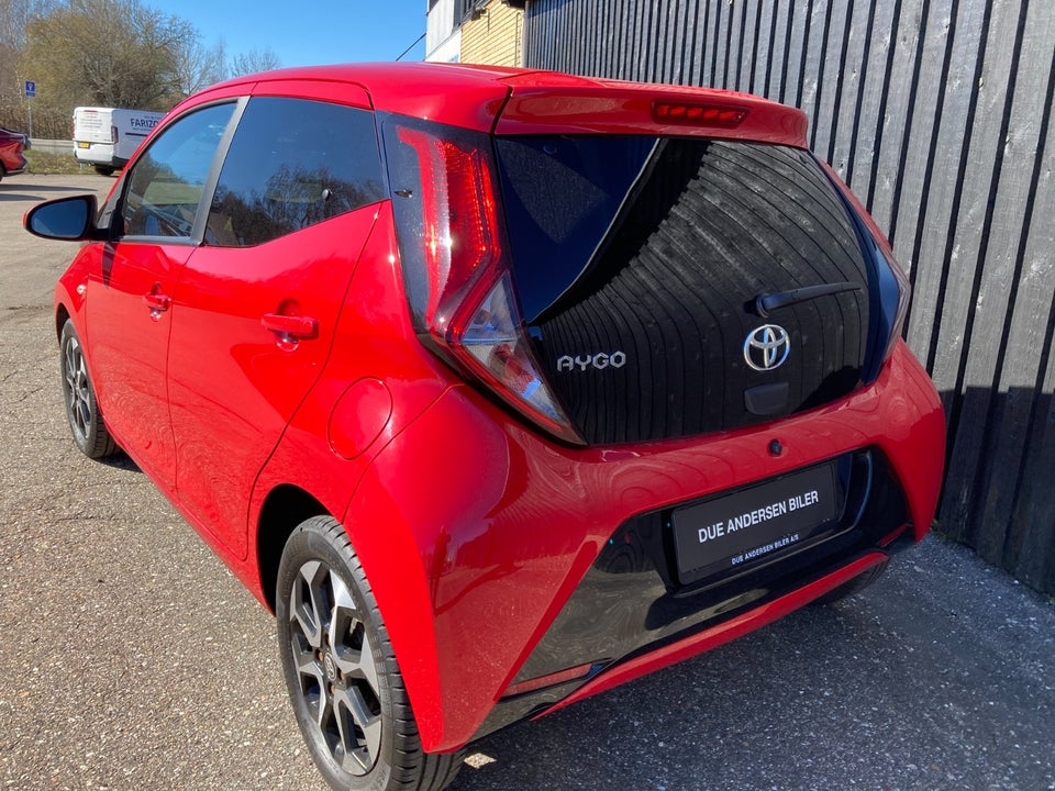 Toyota Aygo 1,0 VVT-i x-press 5d