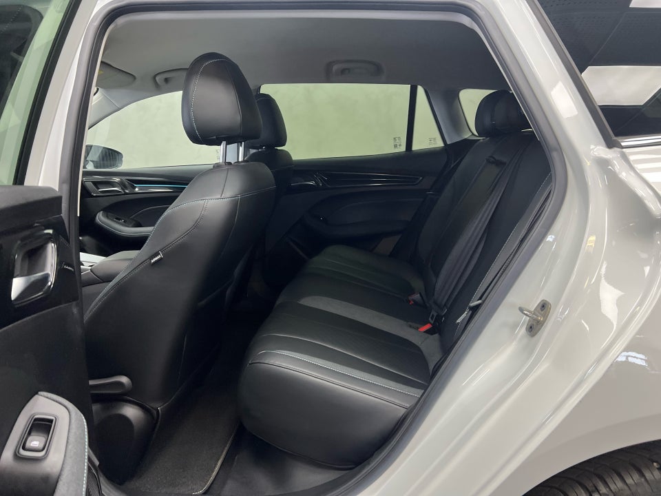 MG MG5 50 Luxury 5d