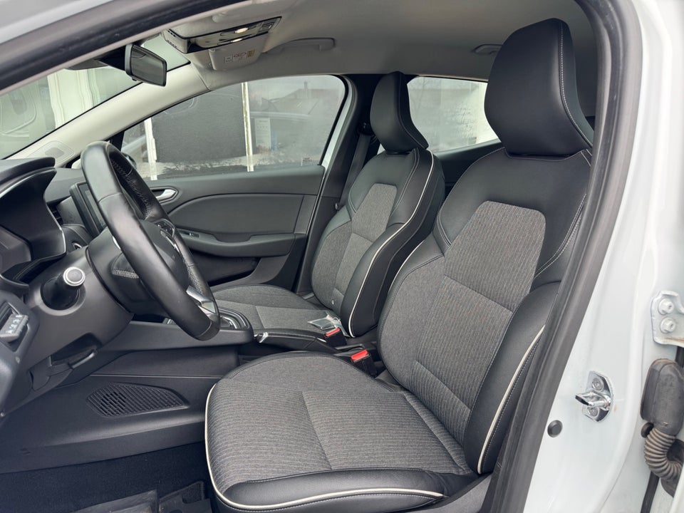 Renault Clio V 1,6 E-Tech Intens 5d