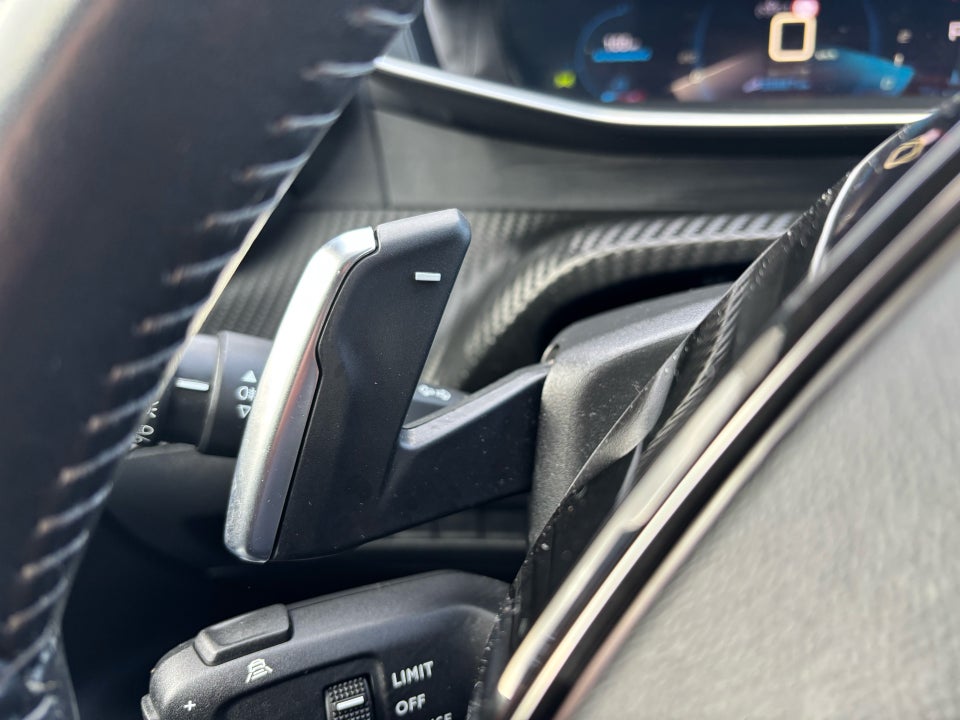 Peugeot 2008 1,5 BlueHDi 130 Allure Pack EAT8 5d