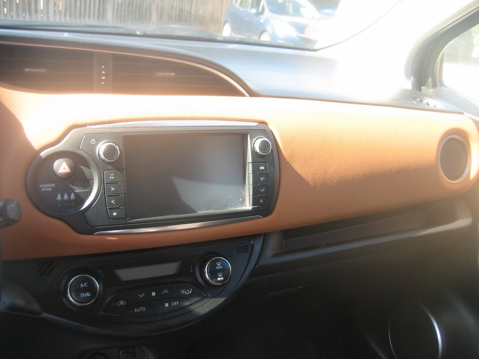Toyota Yaris 1,3 VVT-i Lounge Edition 5d