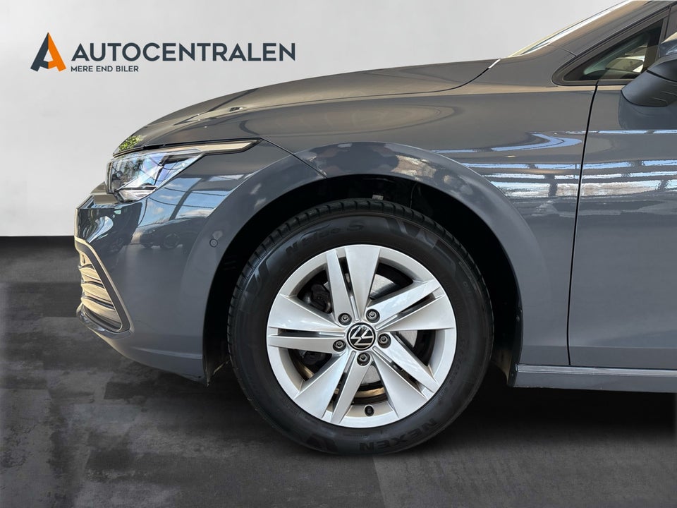 VW Golf VIII 1,5 TSi 130 Life Variant 5d