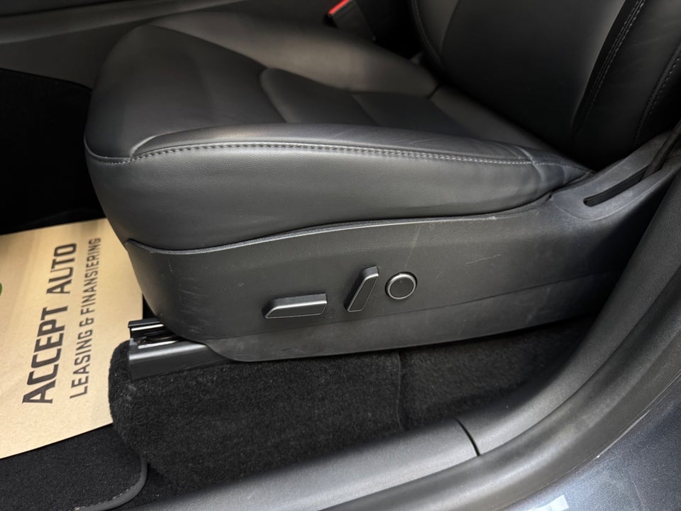 Tesla Model Y Long Range AWD 5d