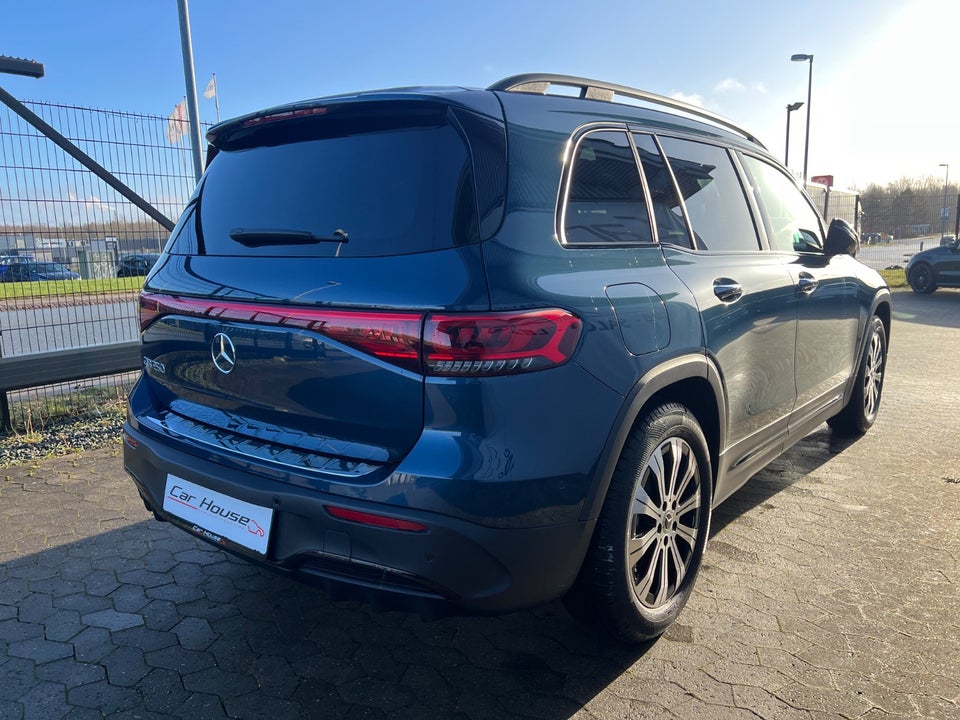 Mercedes EQB250 AMG Line 5d