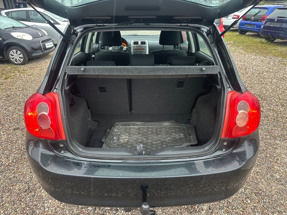 Toyota Auris 1,4 Luna 5d