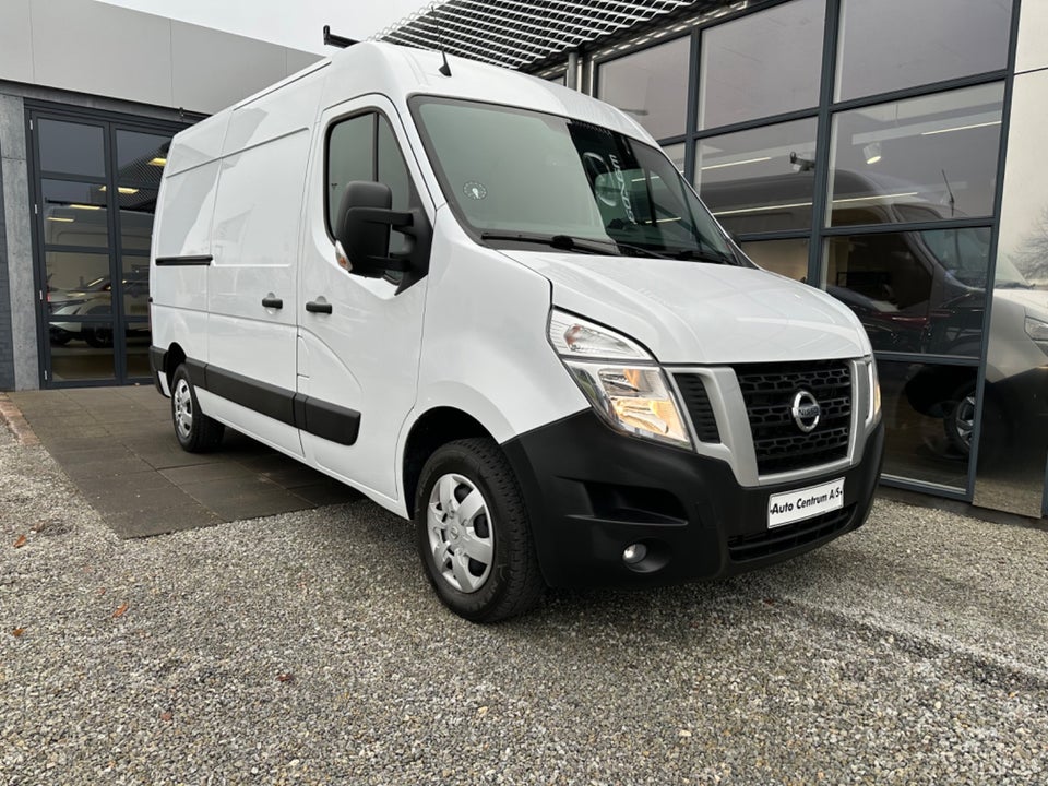 Nissan NV400 2,3 dCi 145 L2H2 Working Star