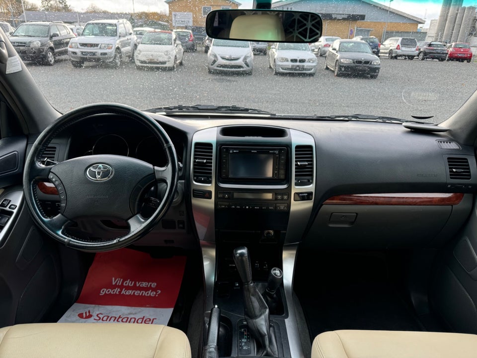 Toyota Land Cruiser 3,0 D-4D T3 aut. Van 5d