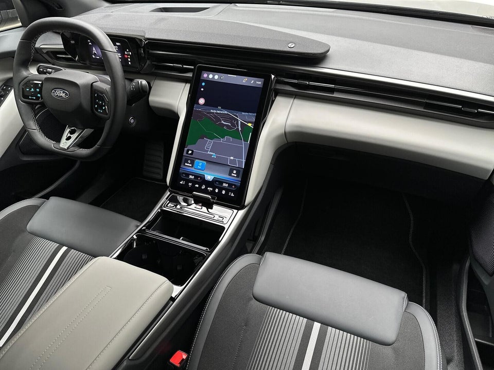 Ford Capri 82 Select Extended Range 5d