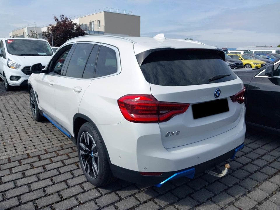 BMW iX3 Charged 5d