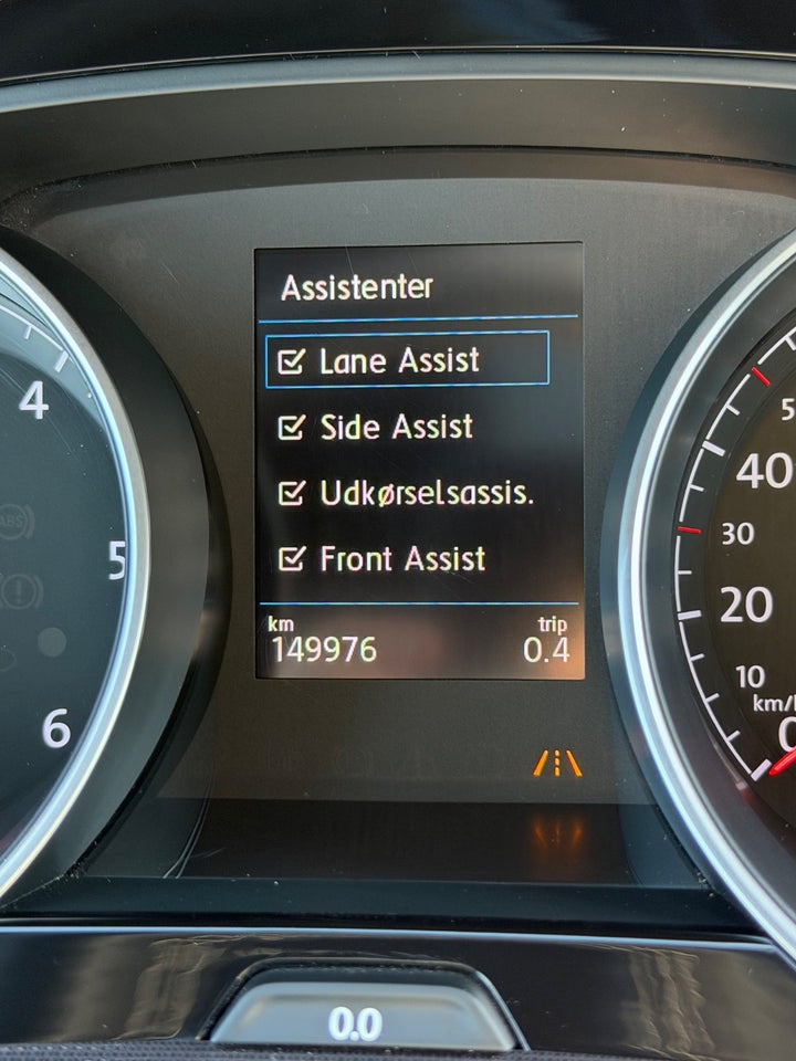 VW Touran 2,0 TDi 150 R-line DSG 7prs 5d