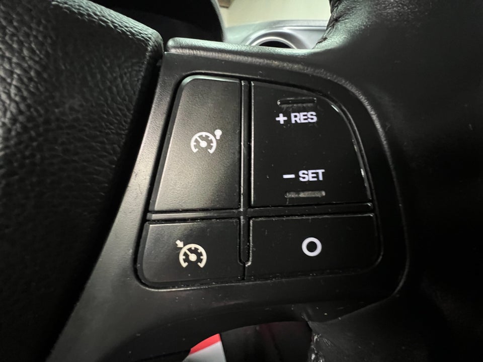 Hyundai i10 1,0 Black Line 5d