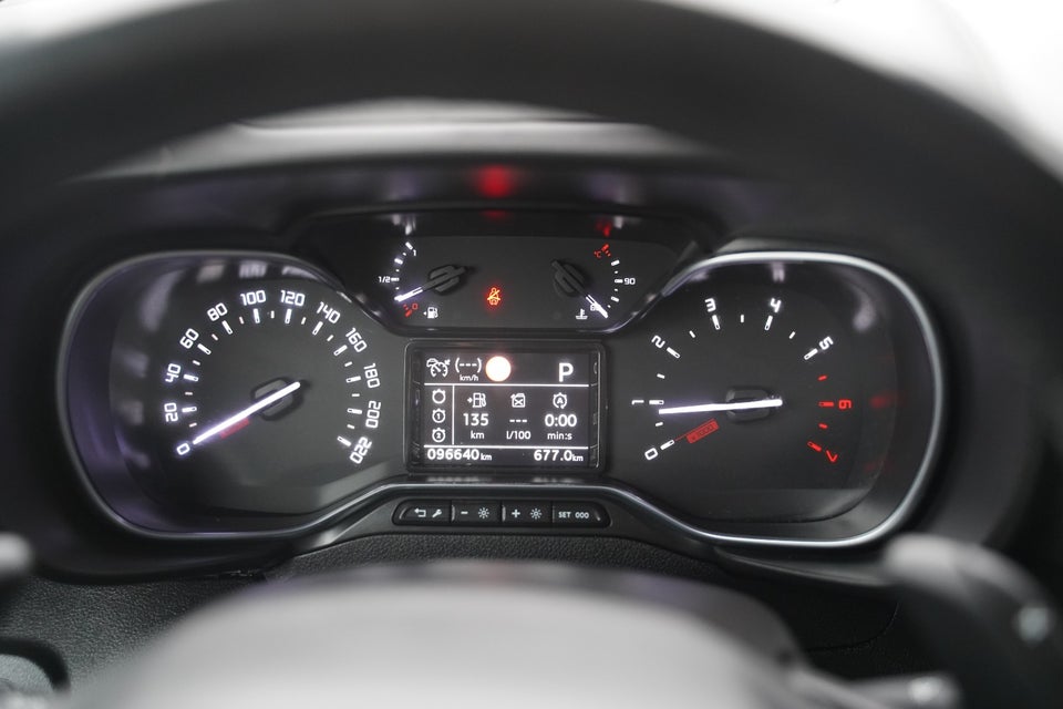 Citroën Berlingo 1,5 BlueHDi 130 Feel EAT8 5d