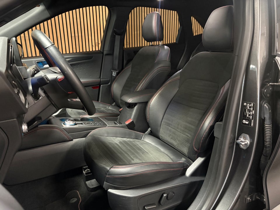 Ford Kuga 2,5 PHEV ST-Line X CVT 5d