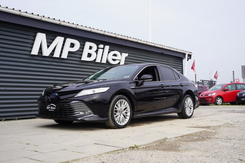 Toyota Camry 2,5 Hybrid H4 CVT 4d