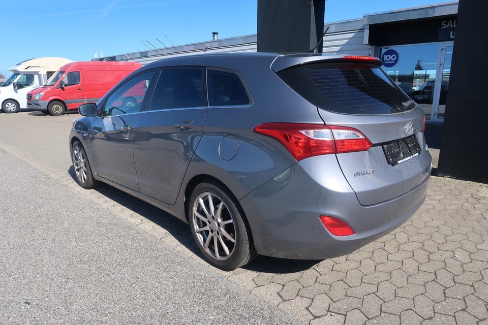 Hyundai i30 1,6 CRDi 110 Premium CW 5d
