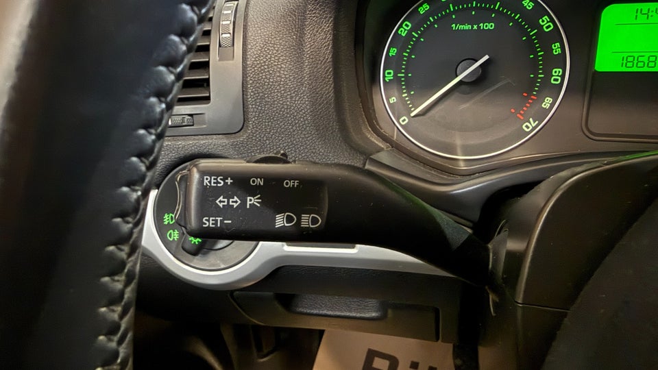 Skoda Octavia 1,6 FSi Ambiente 5d