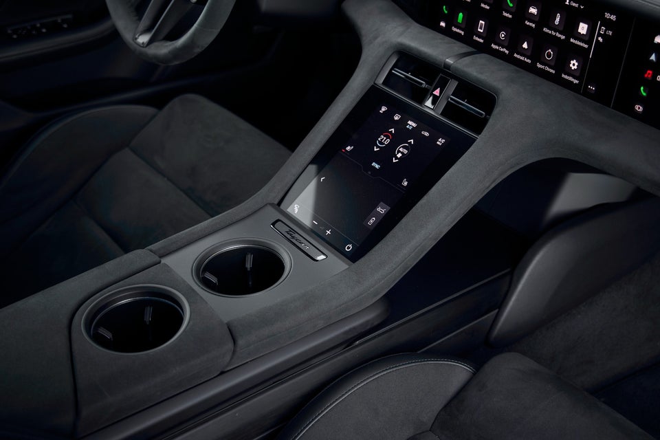 Porsche Taycan GTS Performance+  4d