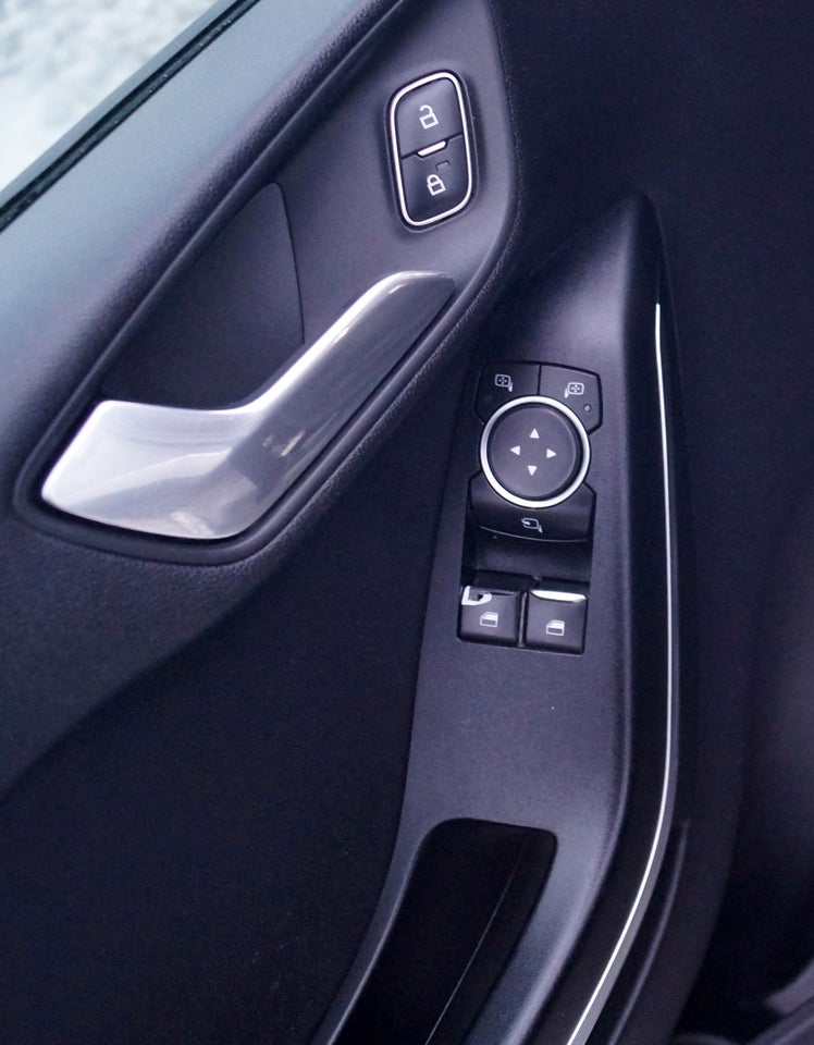 Ford Fiesta 1,0 EcoBoost Titanium 5d