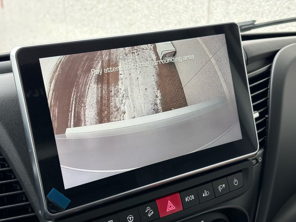 Iveco Daily 3,0 35S18 4100mm Box m/lift AG8