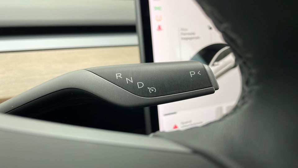 Tesla Model 3 Long Range AWD 4d