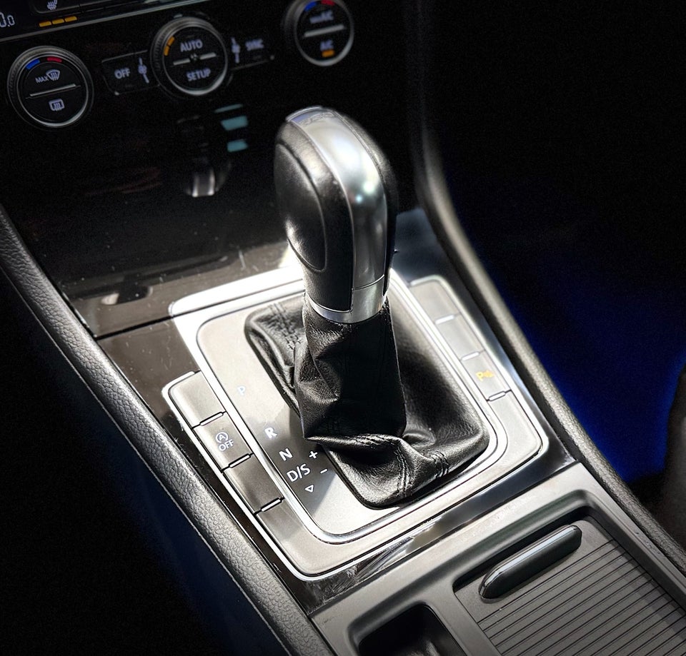 VW Golf VII 1,4 TSi 140 Highline DSG BMT 5d