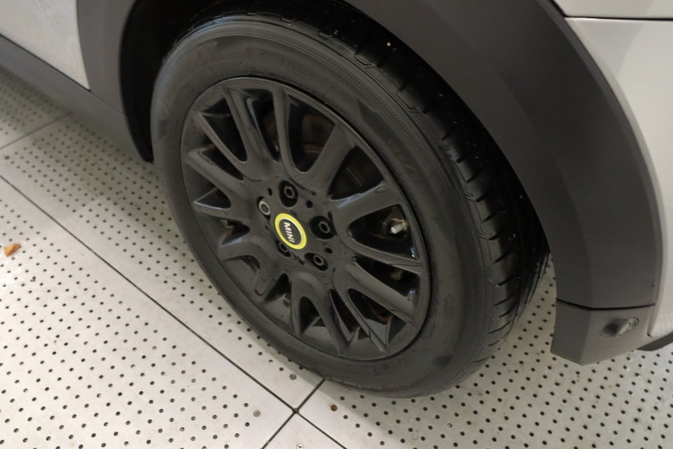 MINI Cooper SE Classic Trim 3d