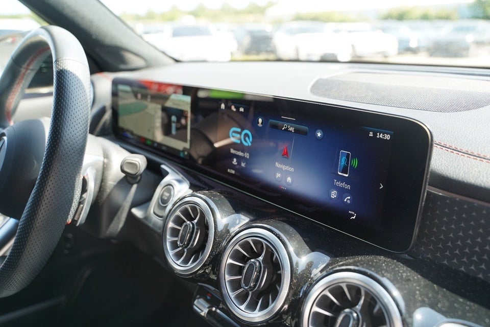 Mercedes EQB300 AMG Line 4Matic 5d