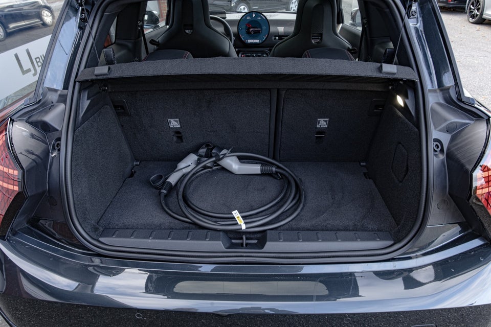 MINI Cooper E JCW Trim XL 3d