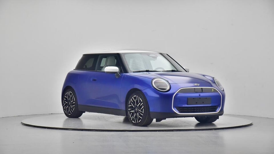 MINI Cooper SE Favoured Trim XL 3d
