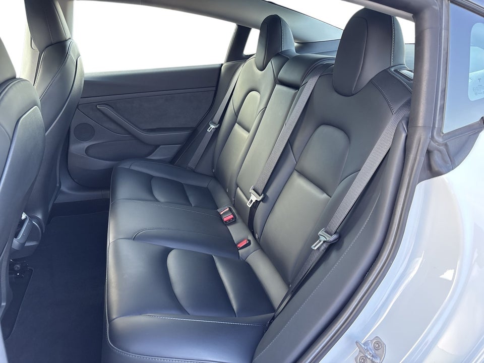 Tesla Model 3 RWD 4d