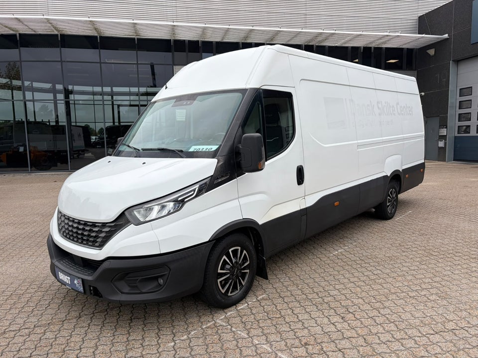 Iveco Daily 2,3 35S16 16m³ Van AG8