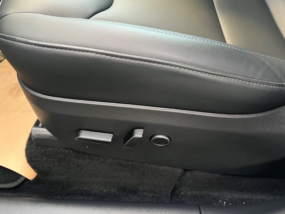 Tesla Model Y Long Range RWD 5d