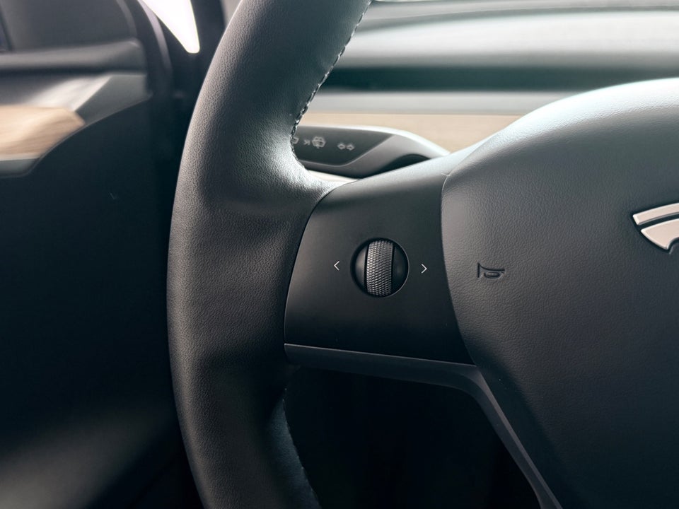 Tesla Model Y RWD 5d