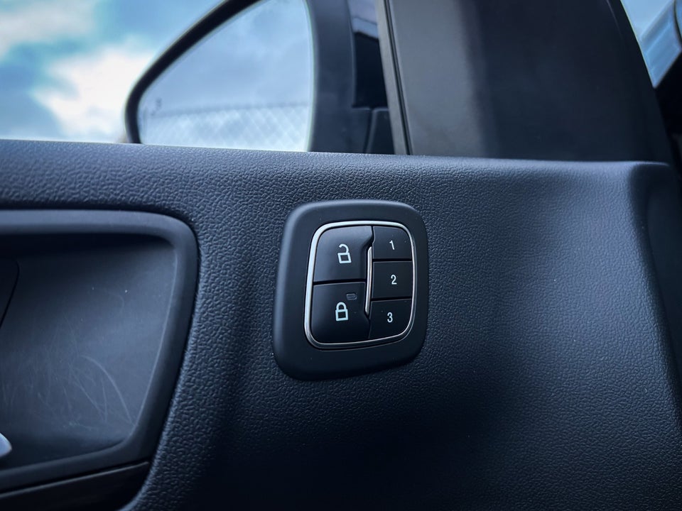 Ford Kuga 2,5 PHEV Vignale CVT 5d