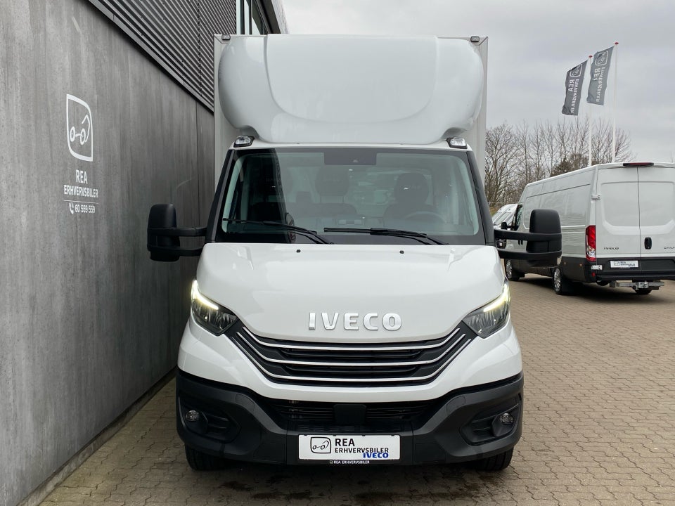 Iveco Daily 3,0 35S18 4100mm Box m/lift AG8