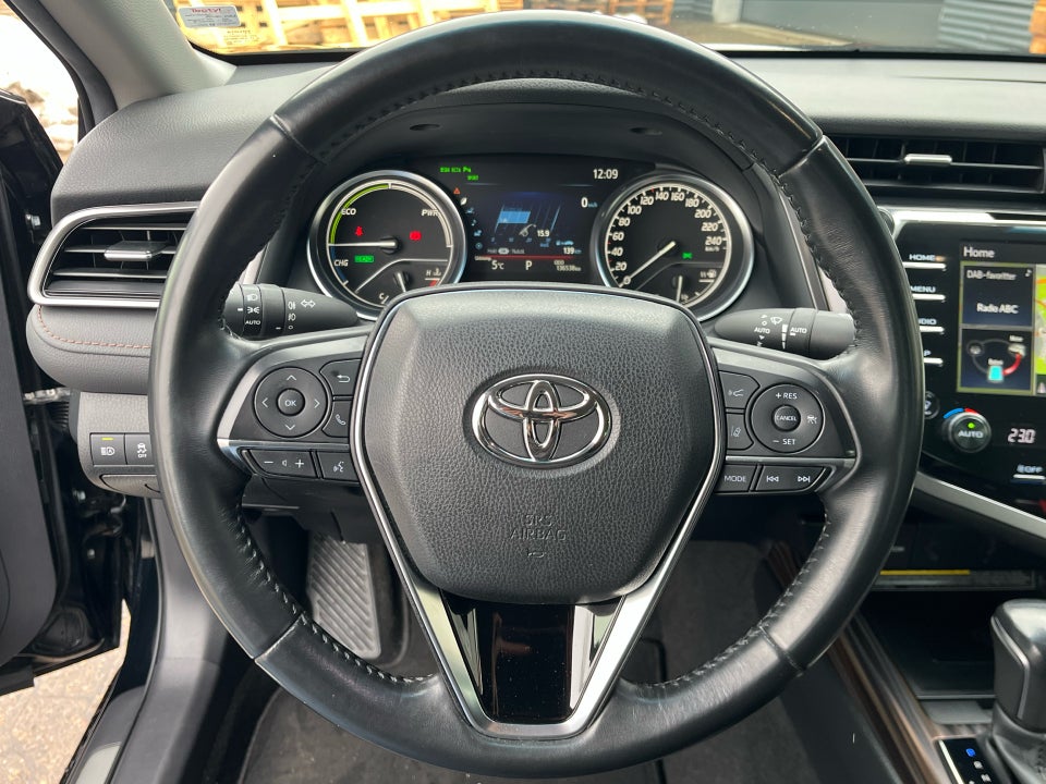 Toyota Camry 2,5 Hybrid H3 Executive CVT 4d
