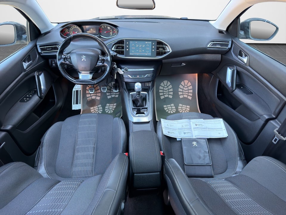 Peugeot 308 1,6 BlueHDi 120 Allure Sky SW 5d
