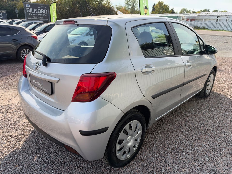 Toyota Yaris 1,3 VVT-i T2 5d