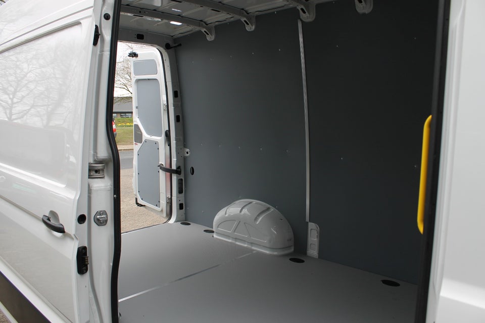 VW Crafter 30 2,0 TDi 102 Kassevogn L3H2