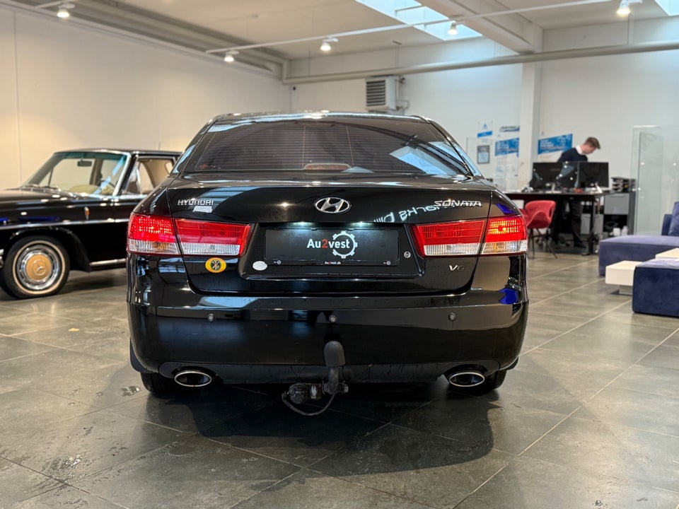 Hyundai Sonata 3,3 V6 aut. 4d