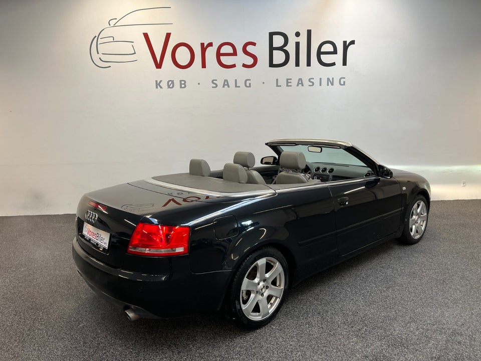 Audi A4 2,4 V6 Cabriolet Multitr. 2d