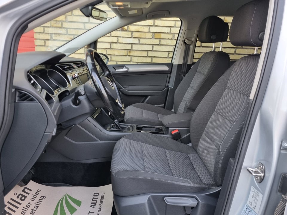 VW Touran 2,0 TDi 150 Comfortline DSG Van 5d
