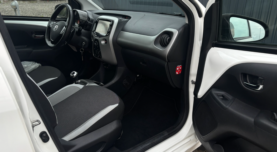 Toyota Aygo 1,0 VVT-i x-change x-shift 5d