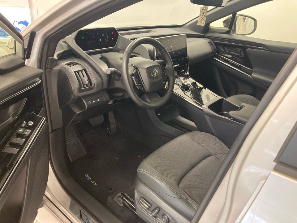 Toyota bZ4X Active 5d