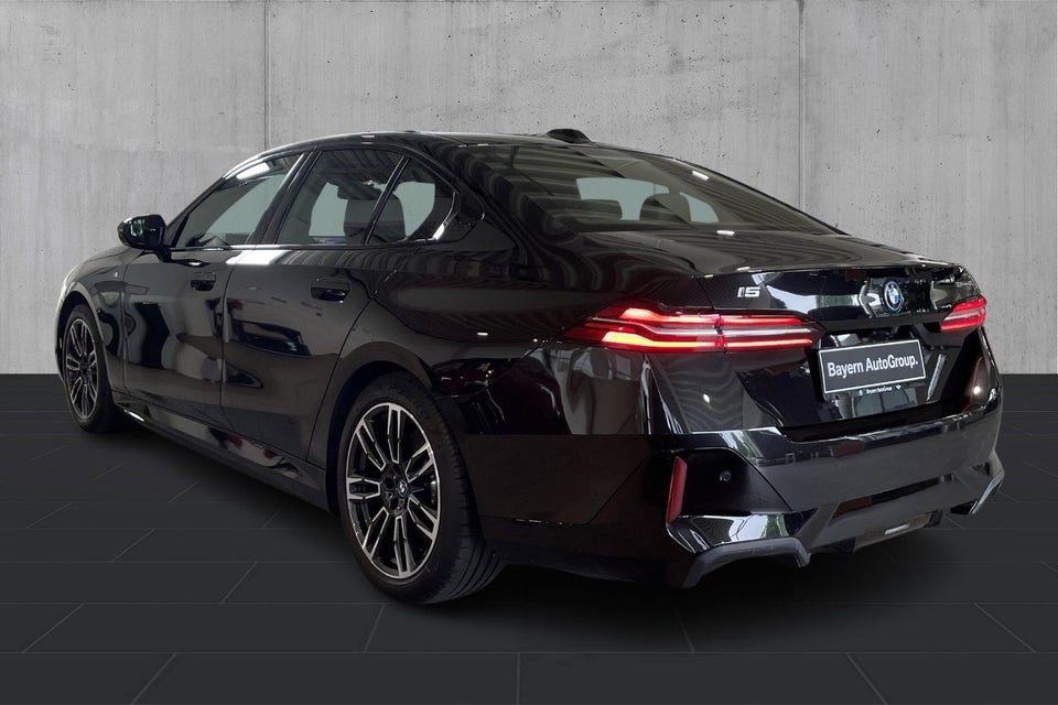 BMW i5 eDrive40 M-Sport 4d