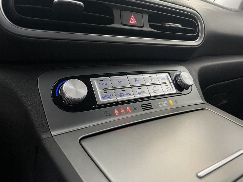 Hyundai Kona 64 EV Essential 5d